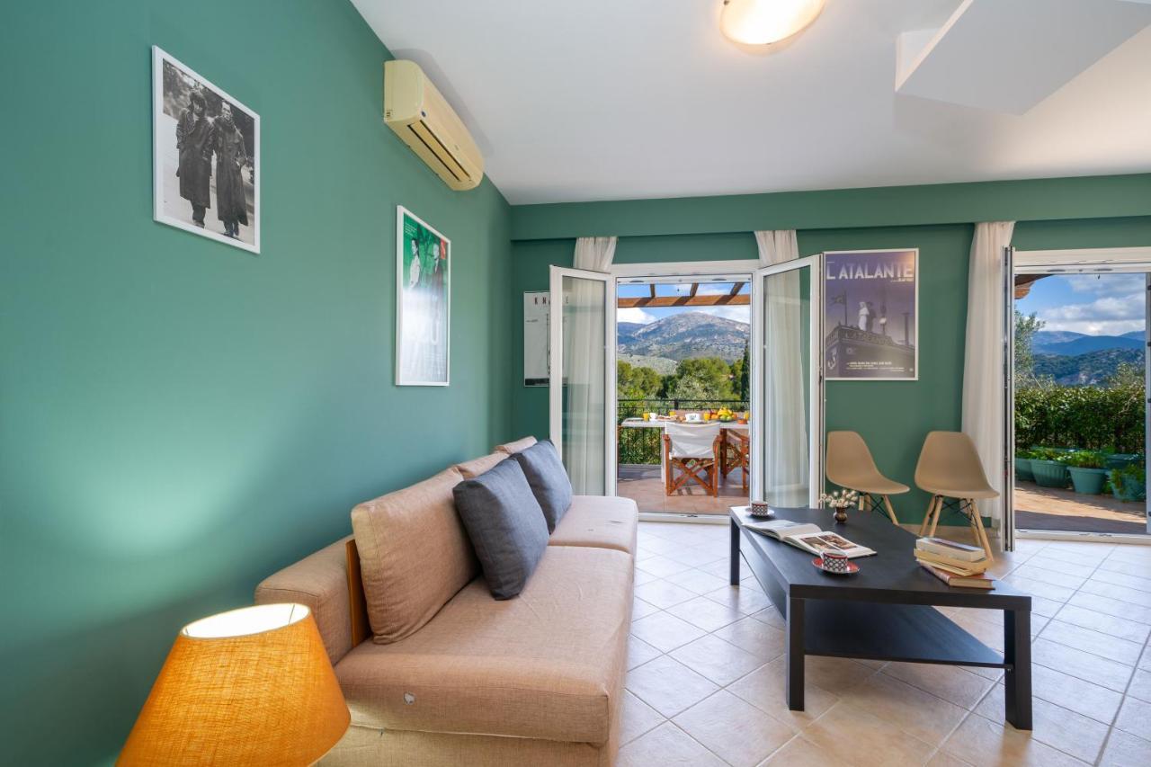 Cinema Themed House In Argostoli Villa Buitenkant foto