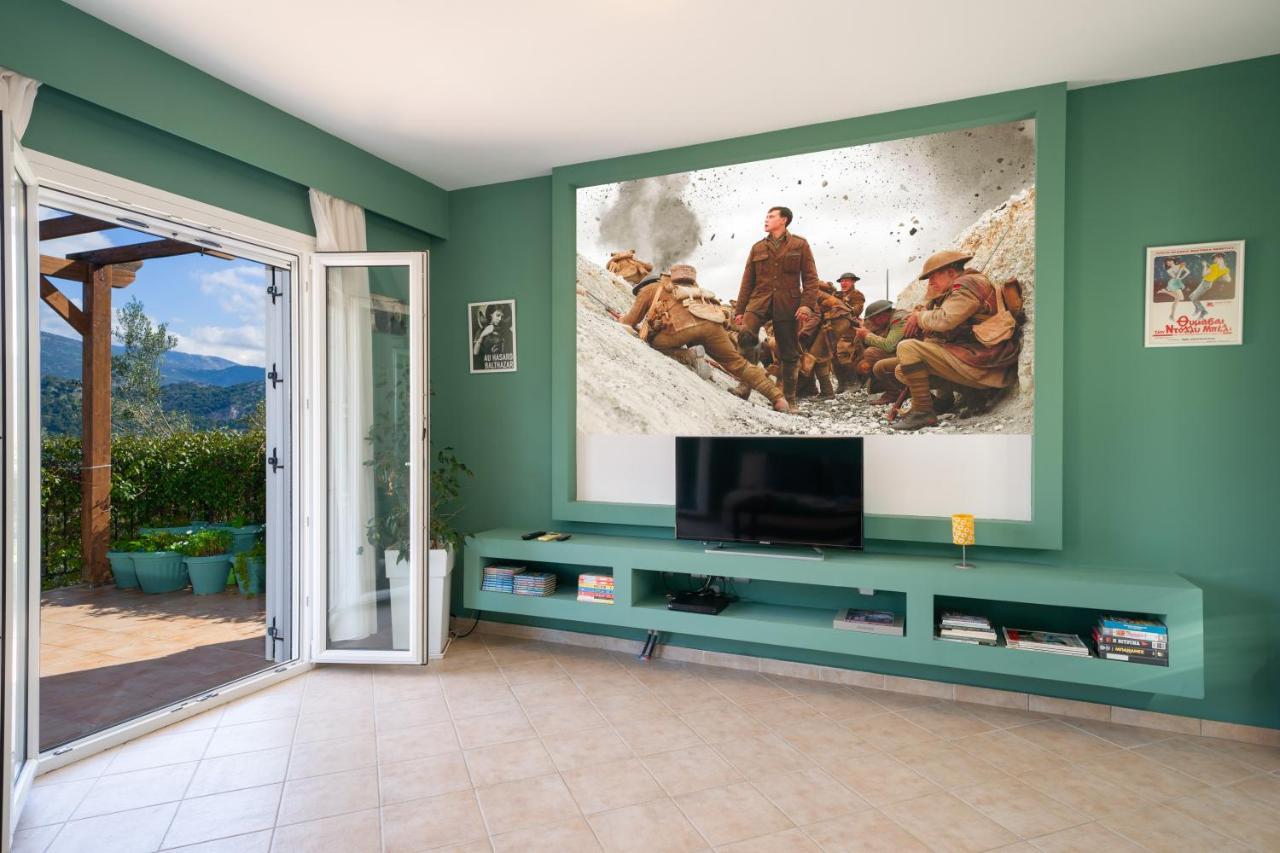Cinema Themed House In Argostoli Villa Buitenkant foto