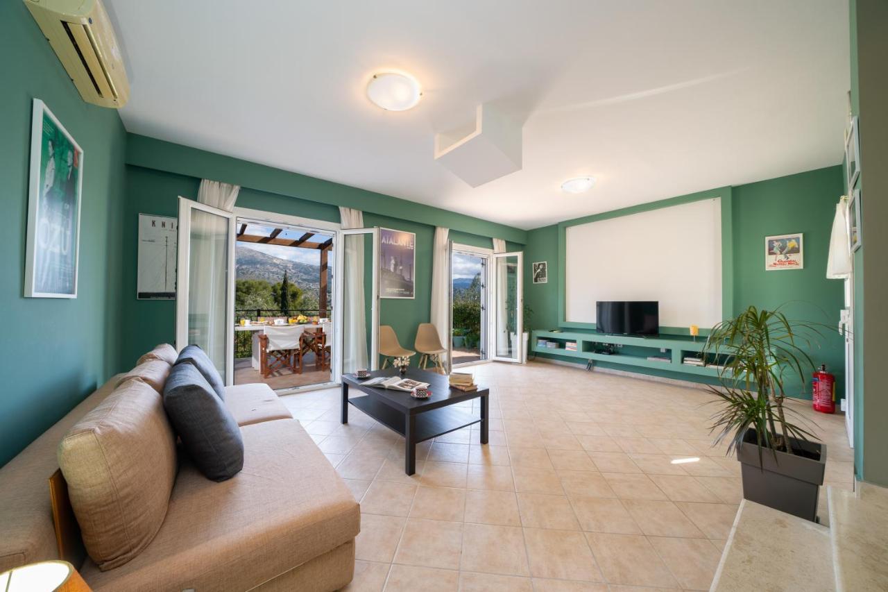 Cinema Themed House In Argostoli Villa Buitenkant foto