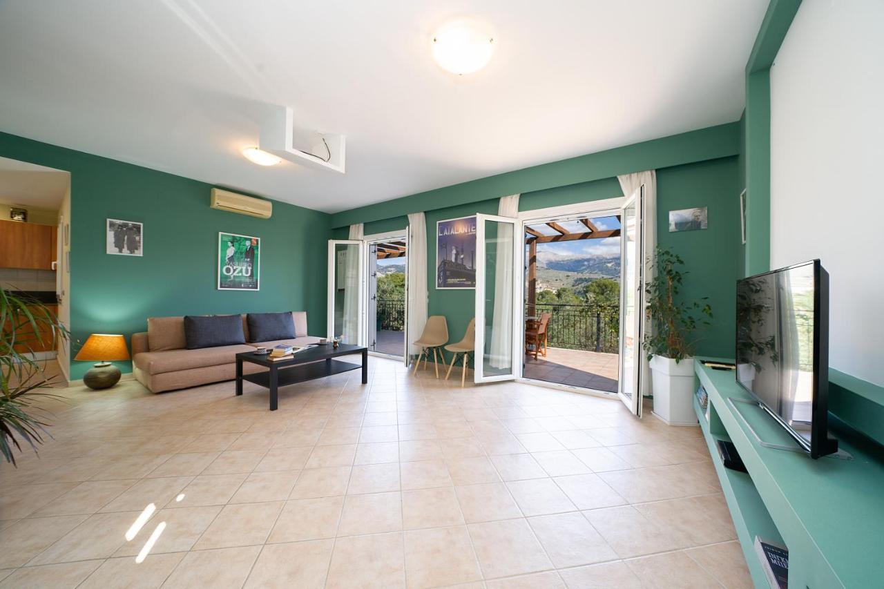 Cinema Themed House In Argostoli Villa Buitenkant foto