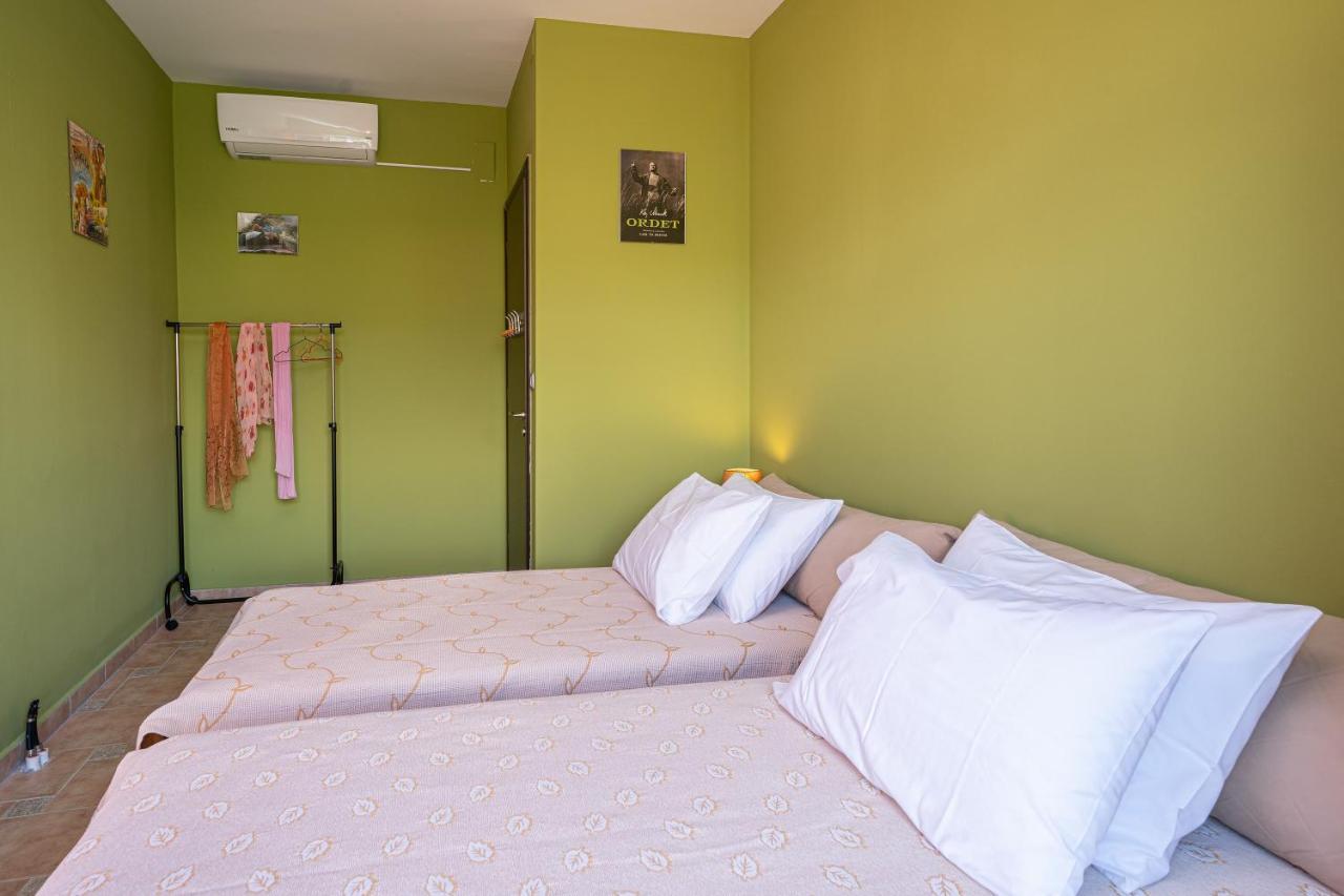 Cinema Themed House In Argostoli Villa Buitenkant foto